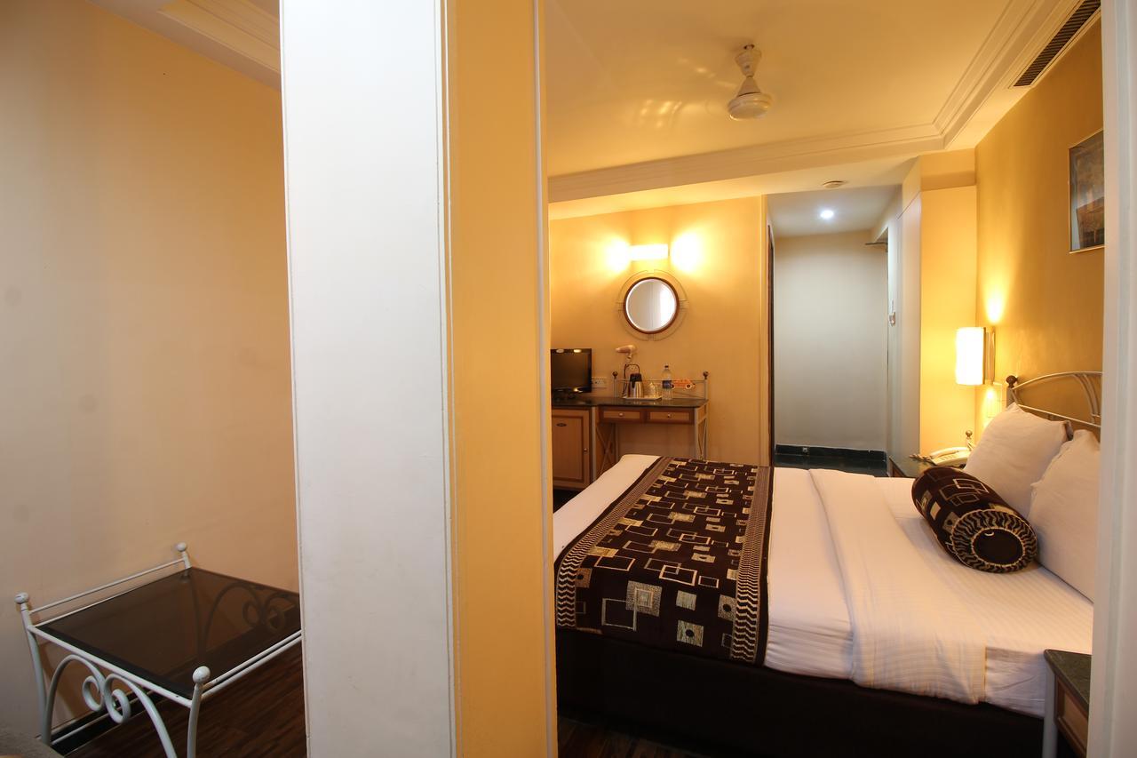 Hotel Gurukripa Daman Esterno foto