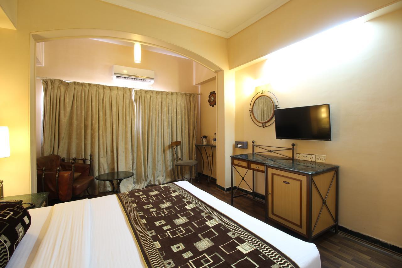 Hotel Gurukripa Daman Esterno foto