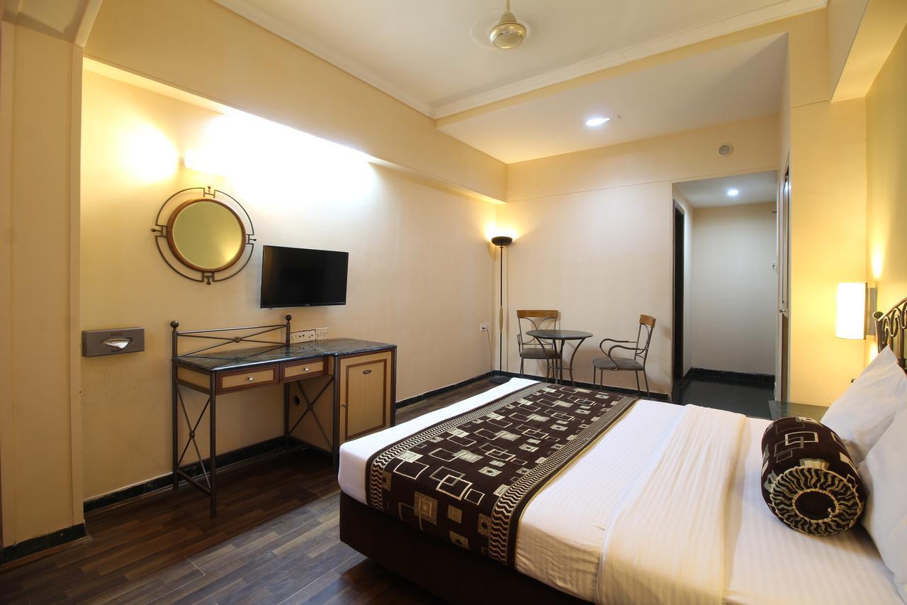 Hotel Gurukripa Daman Esterno foto