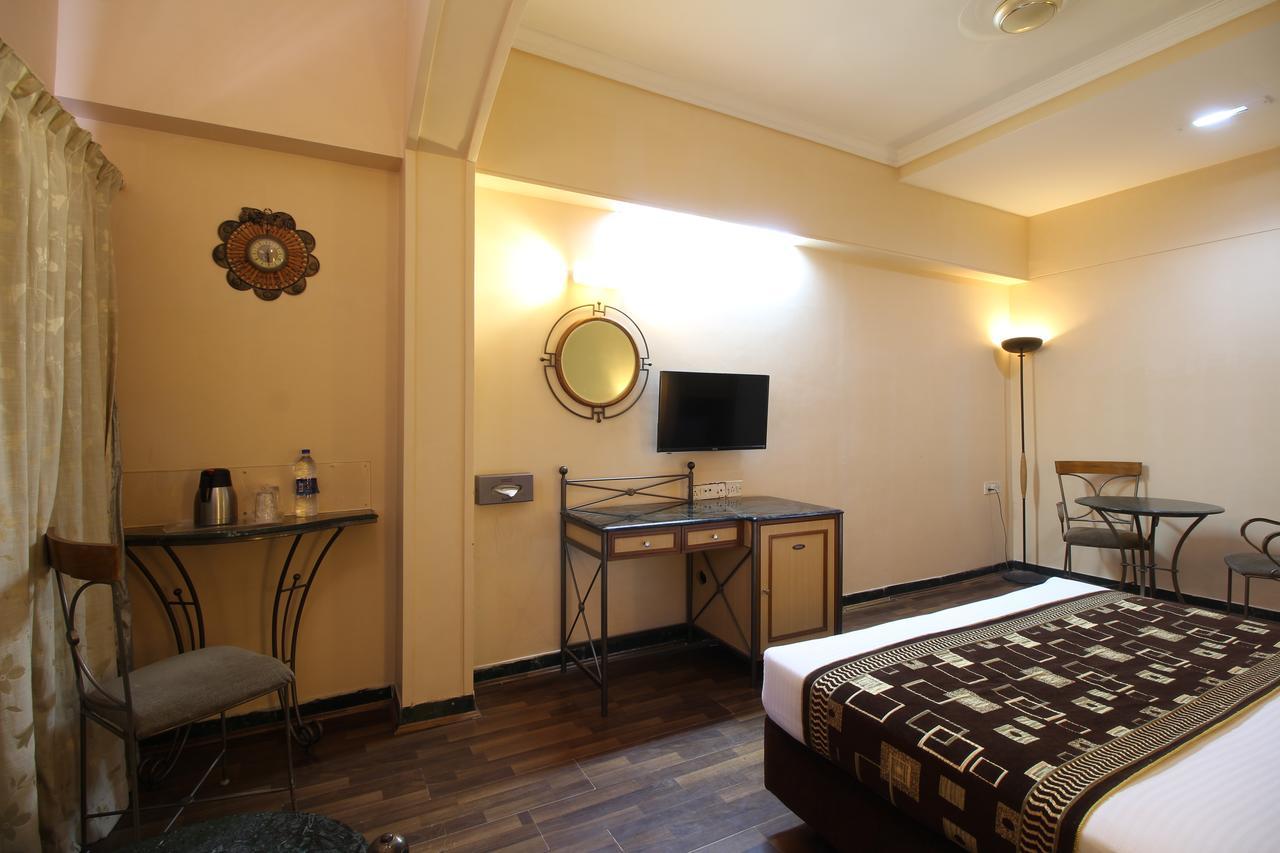 Hotel Gurukripa Daman Esterno foto