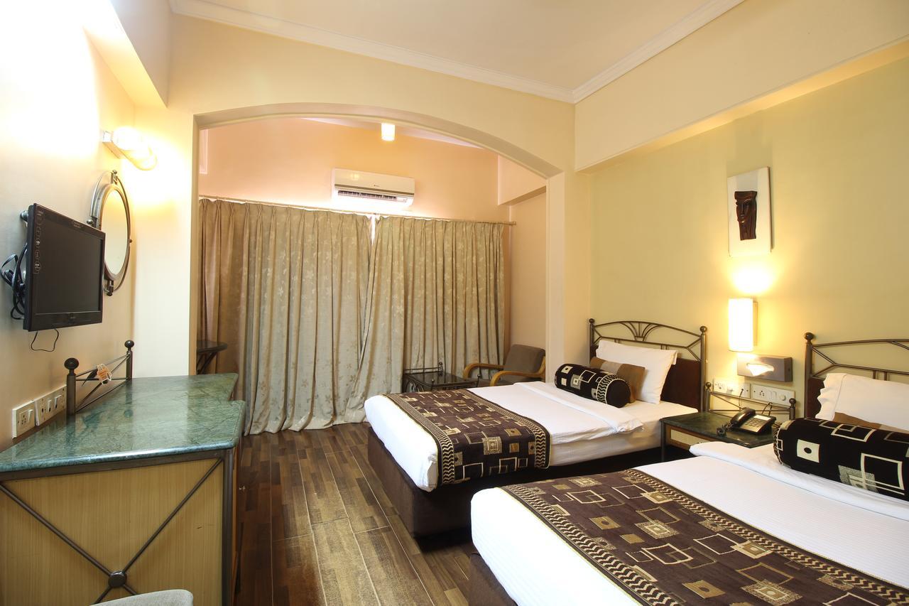 Hotel Gurukripa Daman Esterno foto