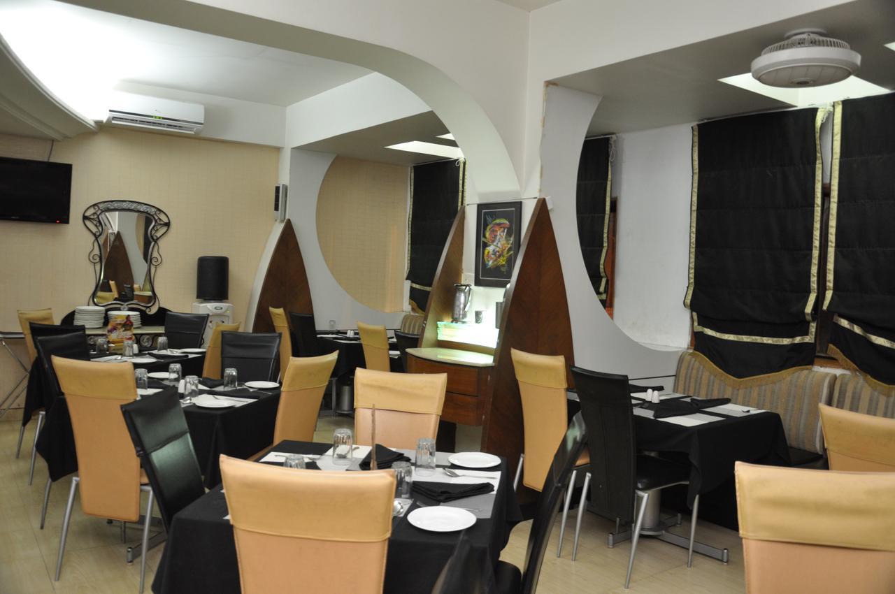 Hotel Gurukripa Daman Esterno foto
