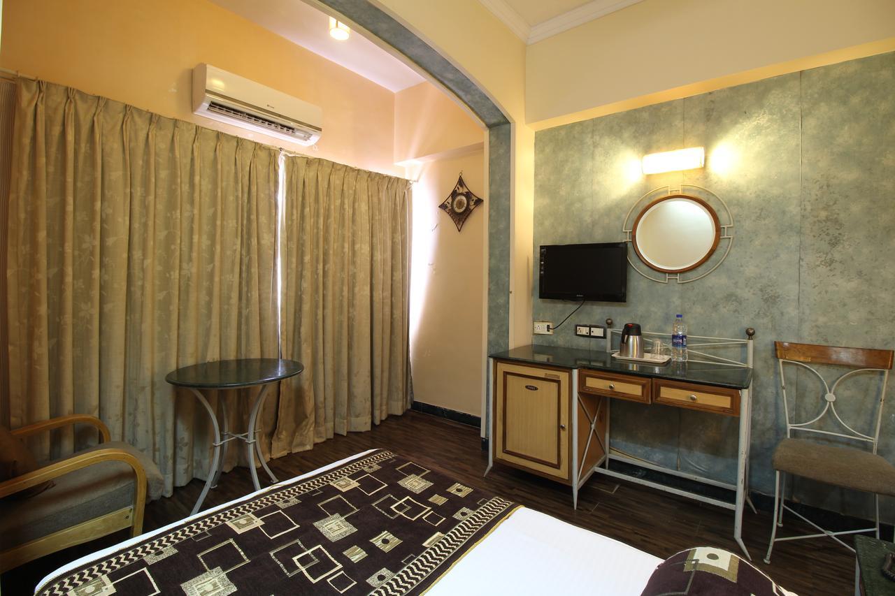 Hotel Gurukripa Daman Esterno foto