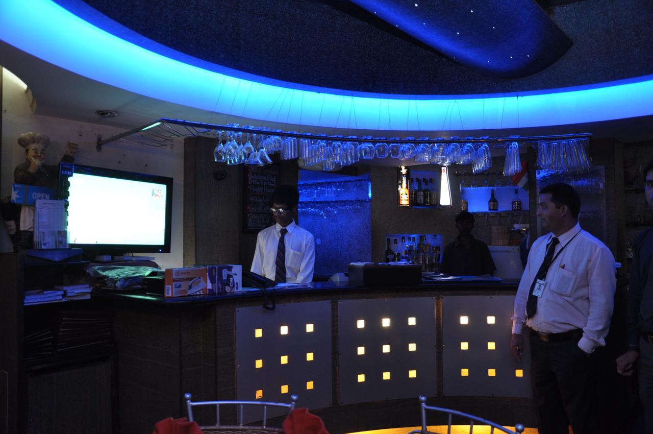 Hotel Gurukripa Daman Esterno foto