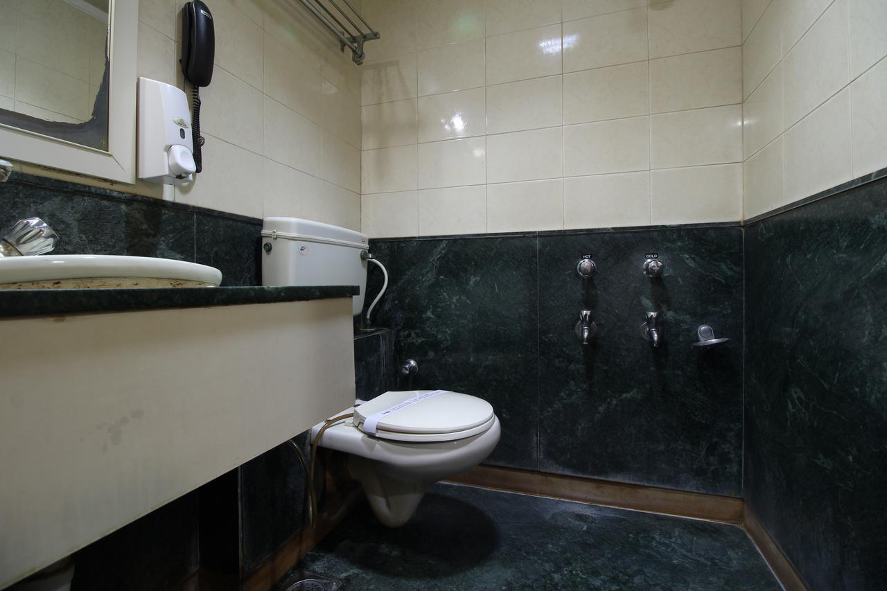 Hotel Gurukripa Daman Esterno foto