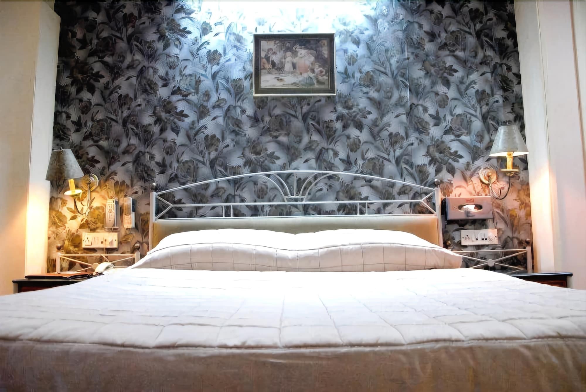 Hotel Gurukripa Daman Esterno foto